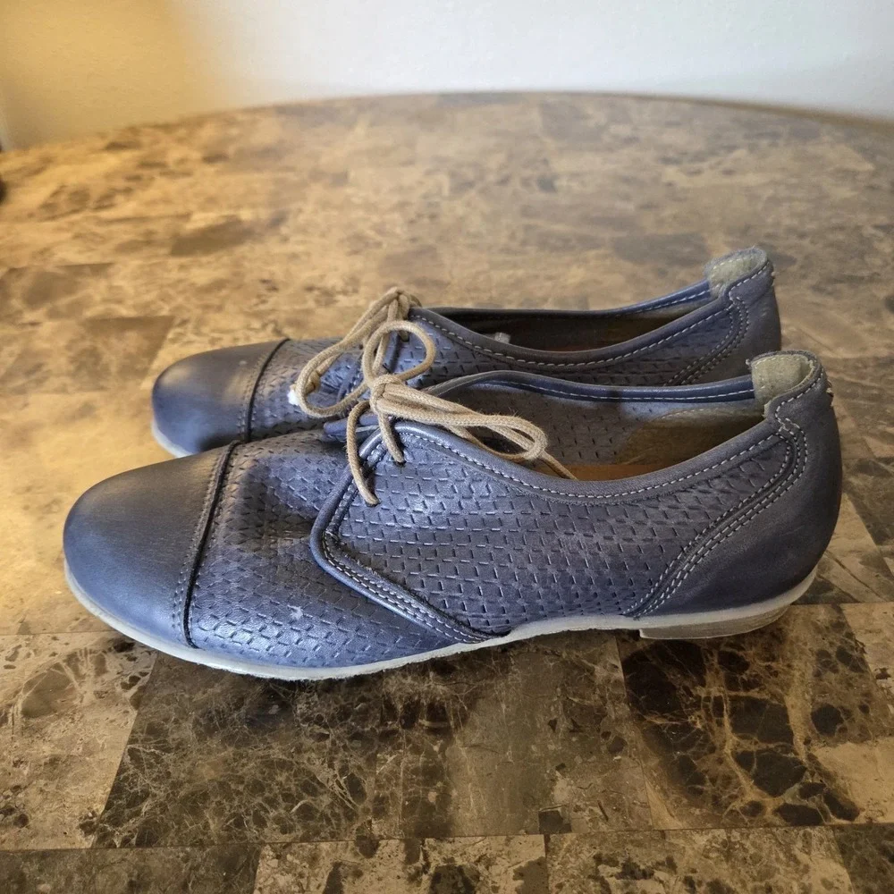 Taos Jiminy Womens 37 US 6-6.5 Blue Leather Lace Up Oxford Comfort Shoes career